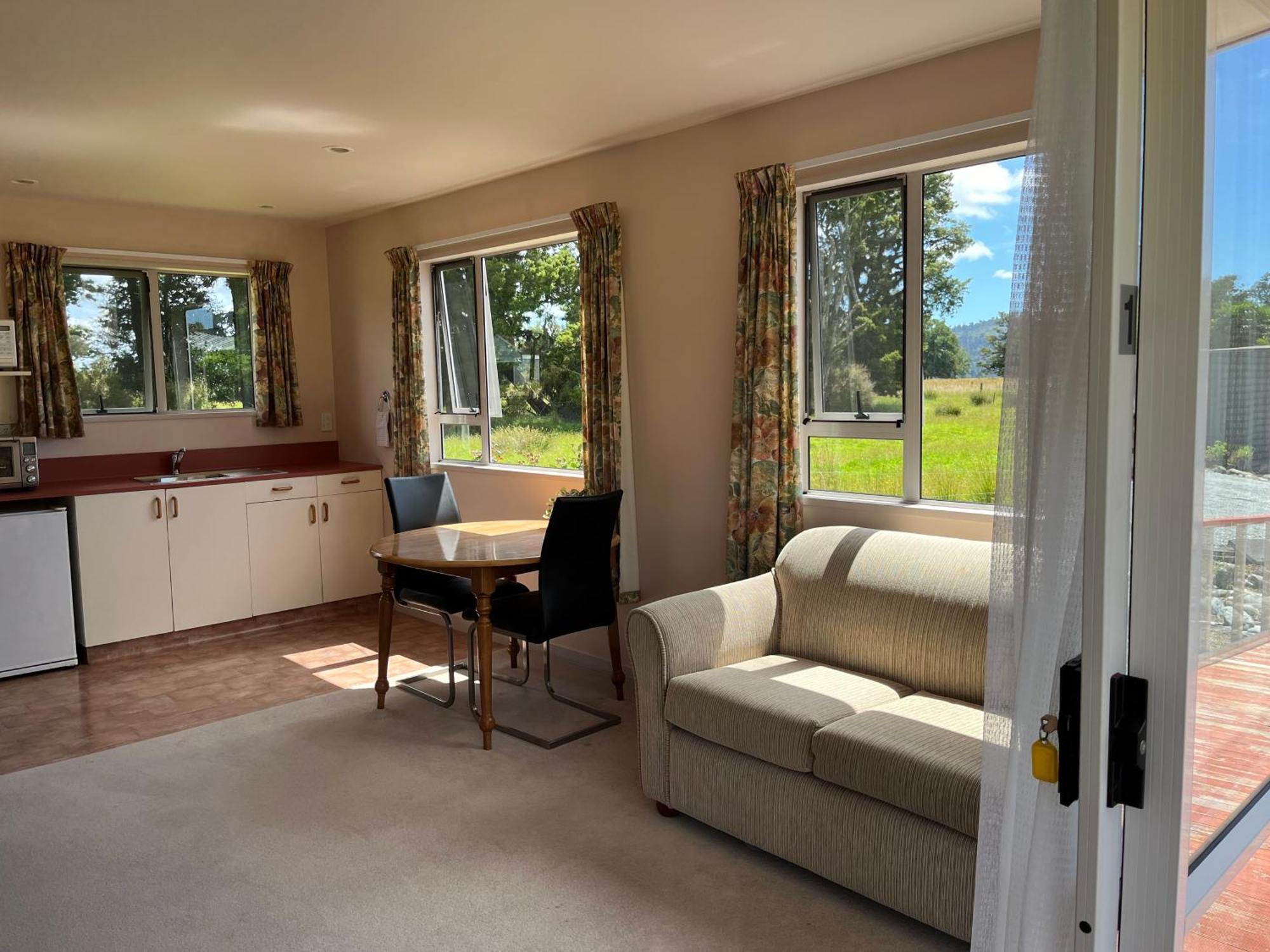 Carrickfergus Cottage Unit 1 Harihari Экстерьер фото